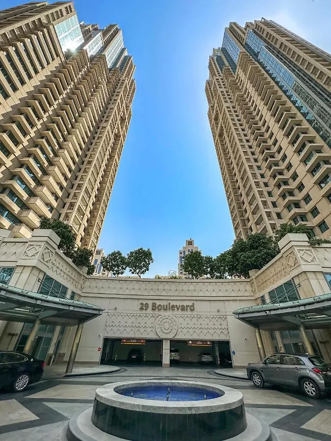 ドバイSophisticated 1Bd W Incredible Burj Khalifa Viewsアパートメント 0*, ドバイ アラブ首長国連邦